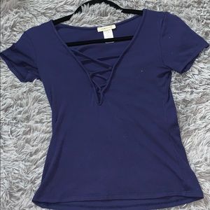 Cute form fitting v neck tee